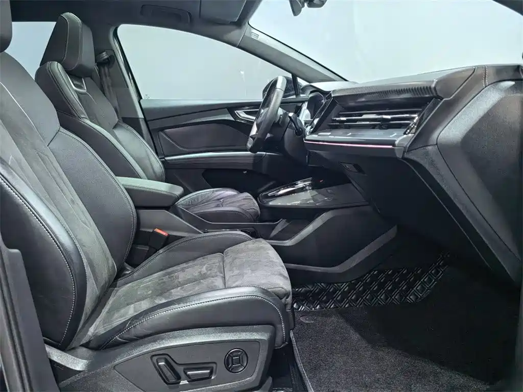 Audi Q4 e-tron — миниатюра 11