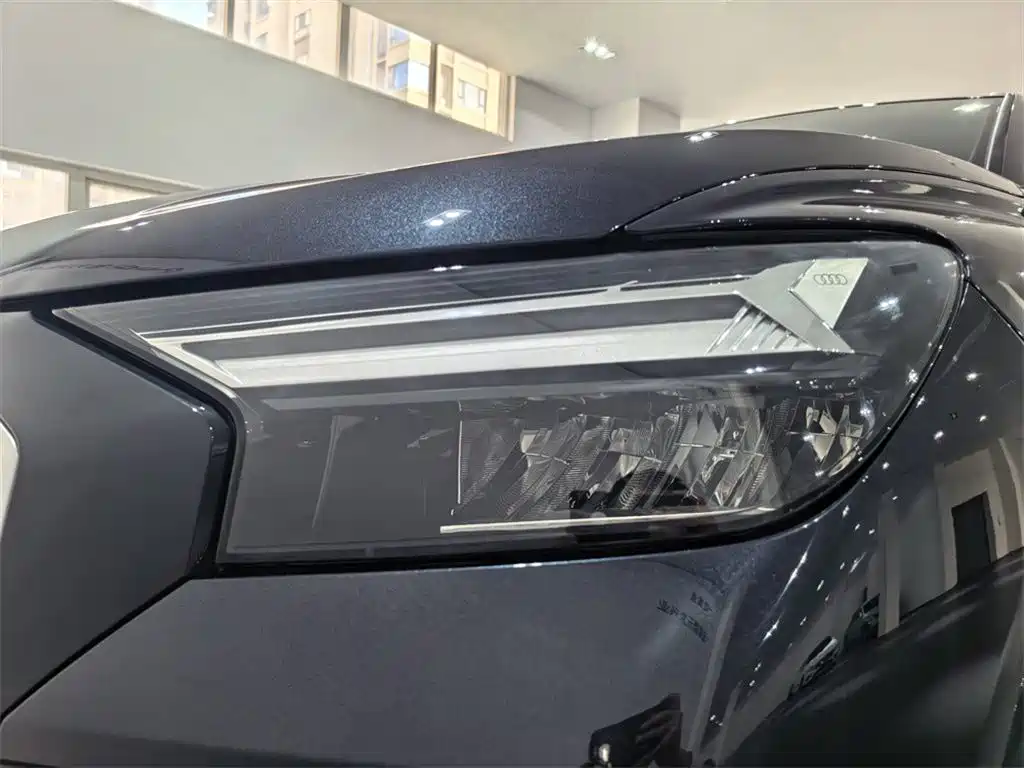 Audi Q4 e-tron — миниатюра 12