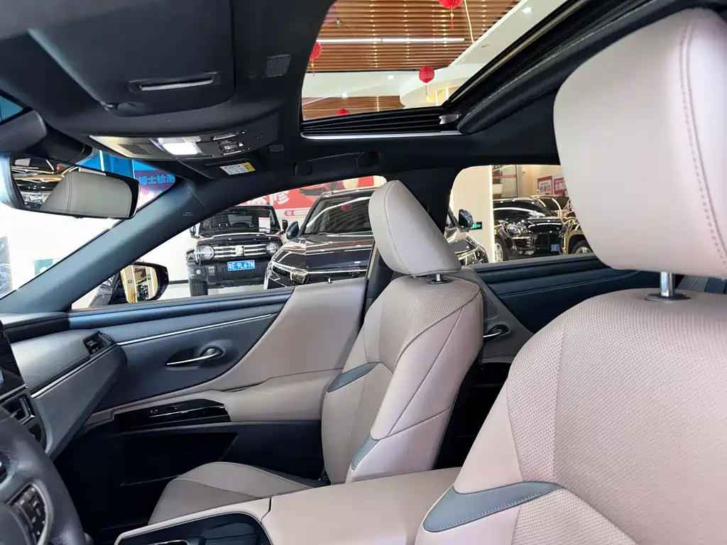 Lexus ES — миниатюра 15