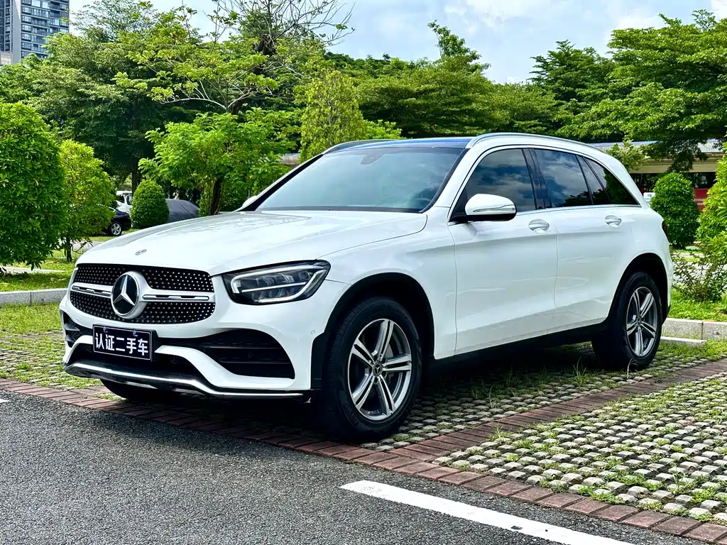 MERCEDES-BENZ GLC