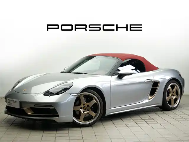 PORSCHE 718 2022