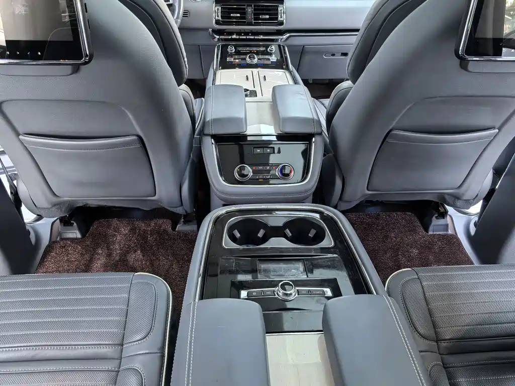 Lincoln Navigator — миниатюра 14