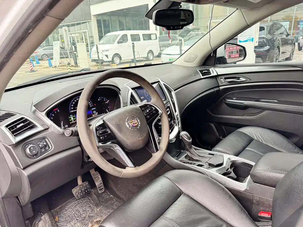 Cadillac SRX — миниатюра 5