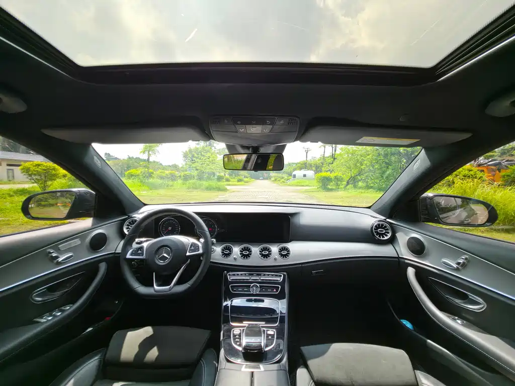 MERCEDES-BENZ E CLASS