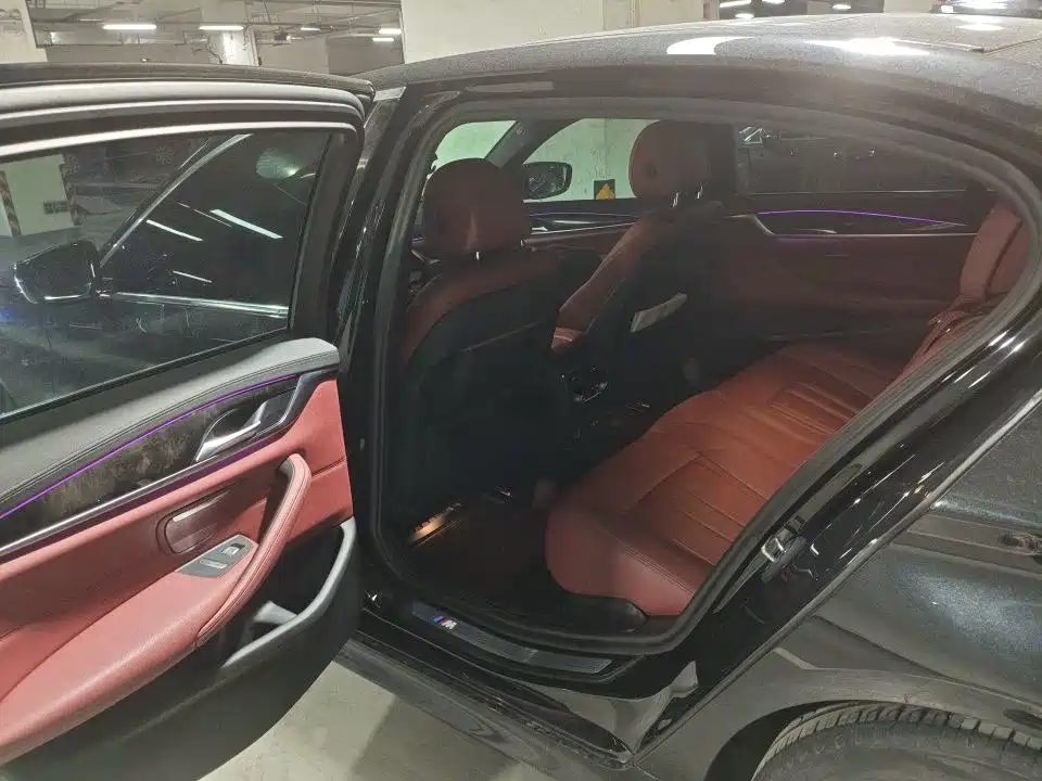 BMW 5 Series — миниатюра 4