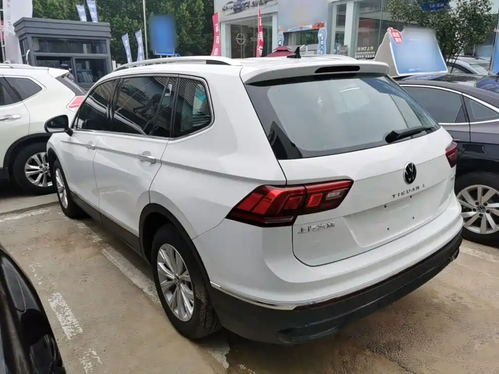 Volkswagen Tiguan L — миниатюра 5