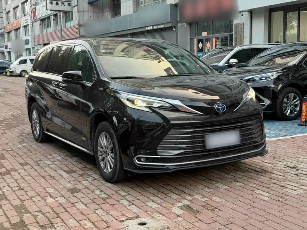 Toyota Sienna — миниатюра 10