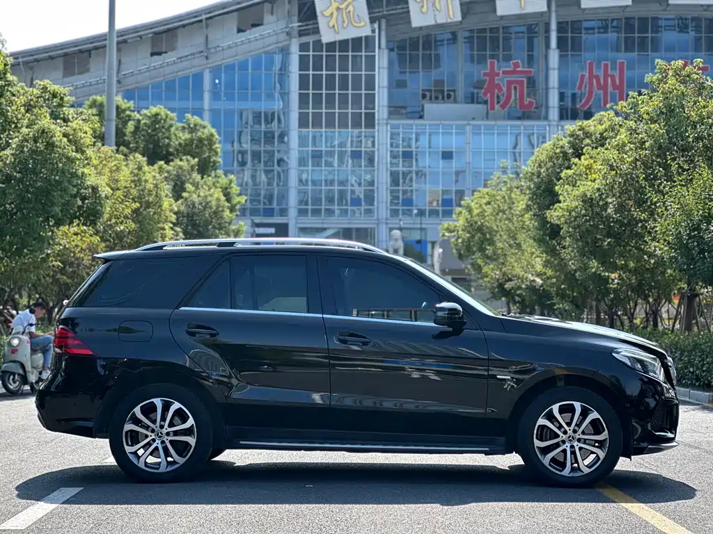 Mercedes-Benz GLE (Import) — миниатюра 8