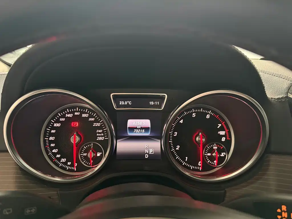 Mercedes-Benz GLE (Import) — миниатюра 11