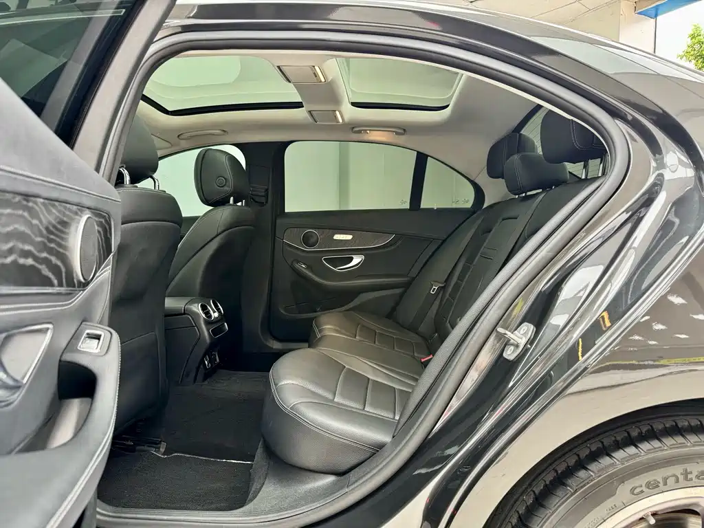 Mercedes-Benz C-Class — миниатюра 9