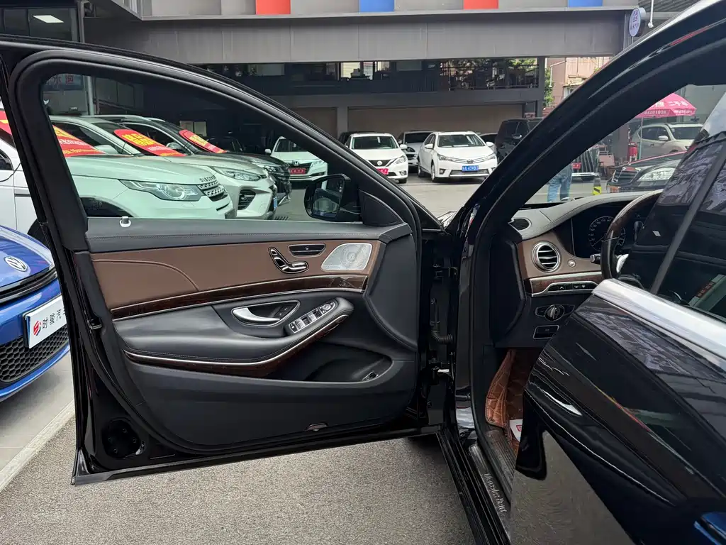 Mercedes-Benz S-Class — миниатюра 7
