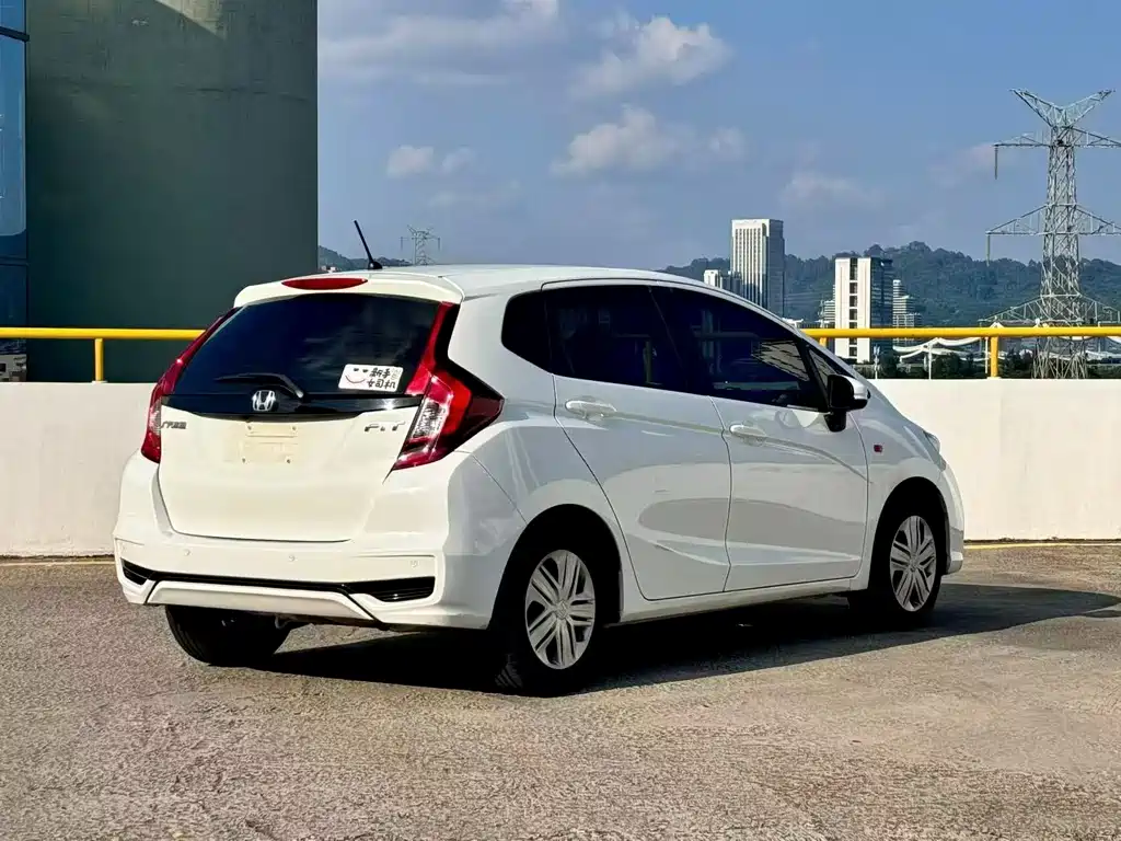 Honda Fit — миниатюра 5
