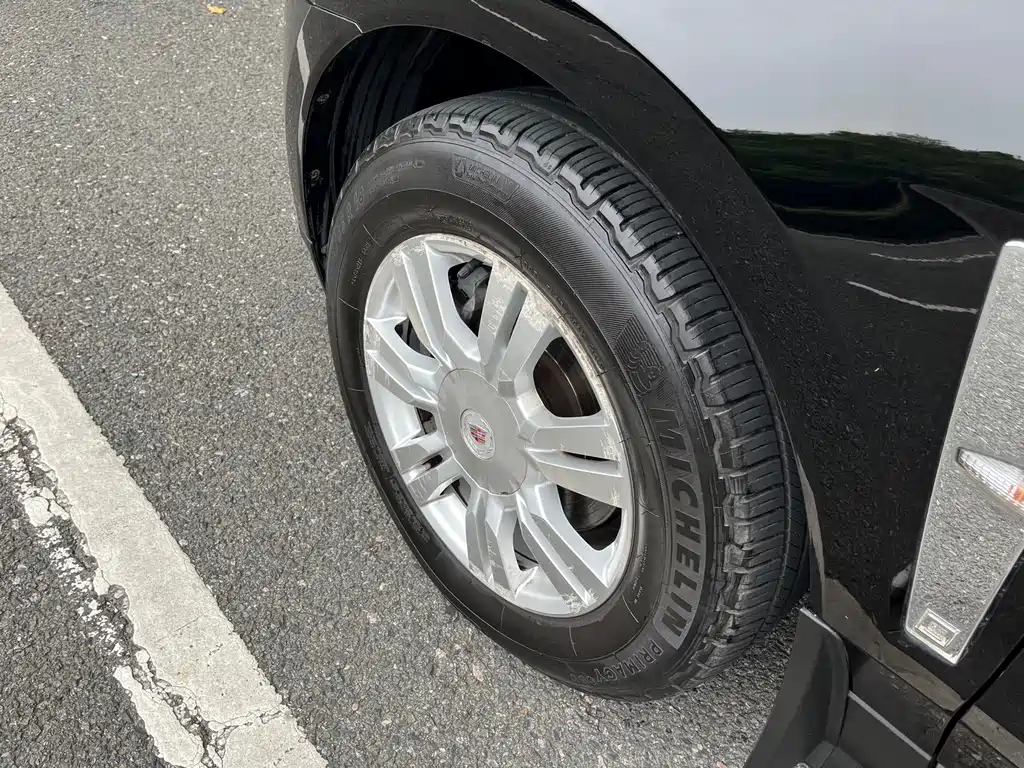 Cadillac SRX — миниатюра 12