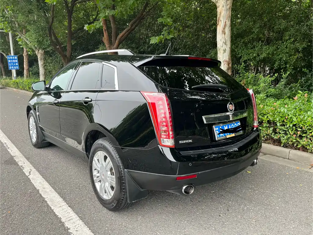 Cadillac SRX — миниатюра 4