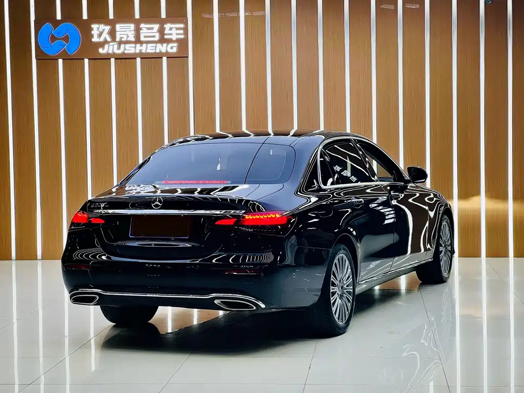 MERCEDES-BENZ E CLASS