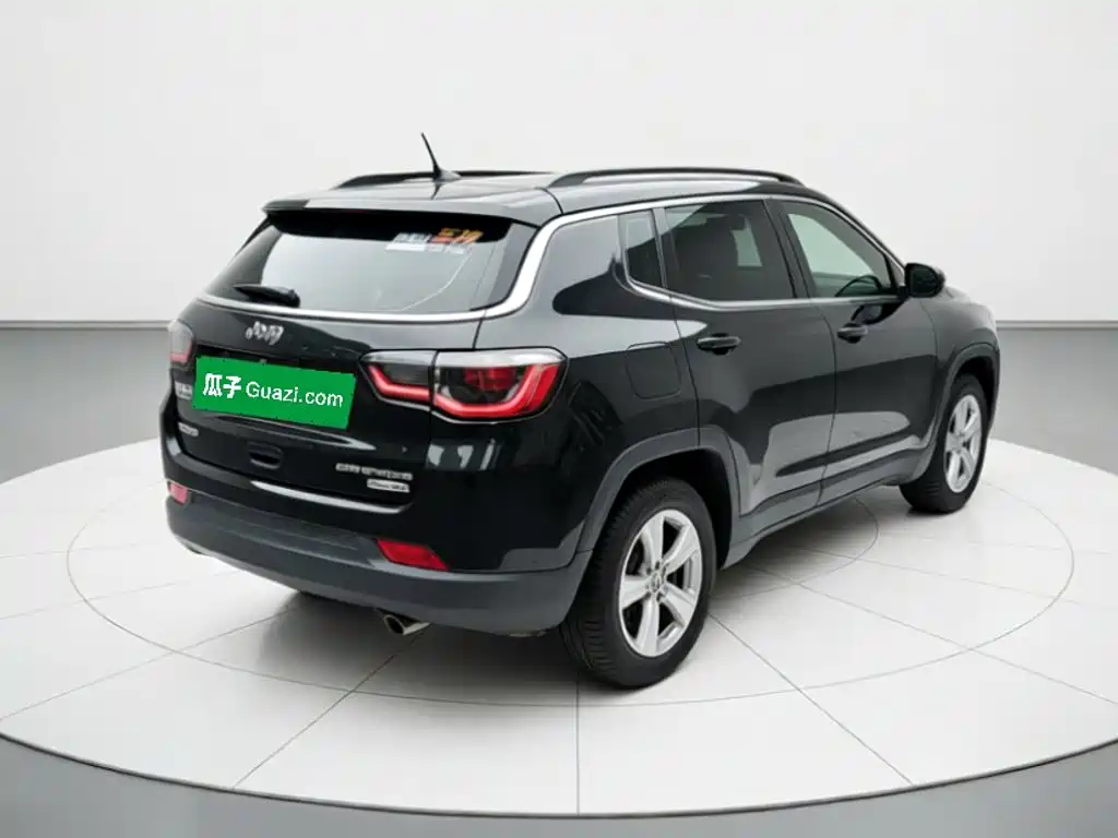 Jeep Compass — миниатюра 6