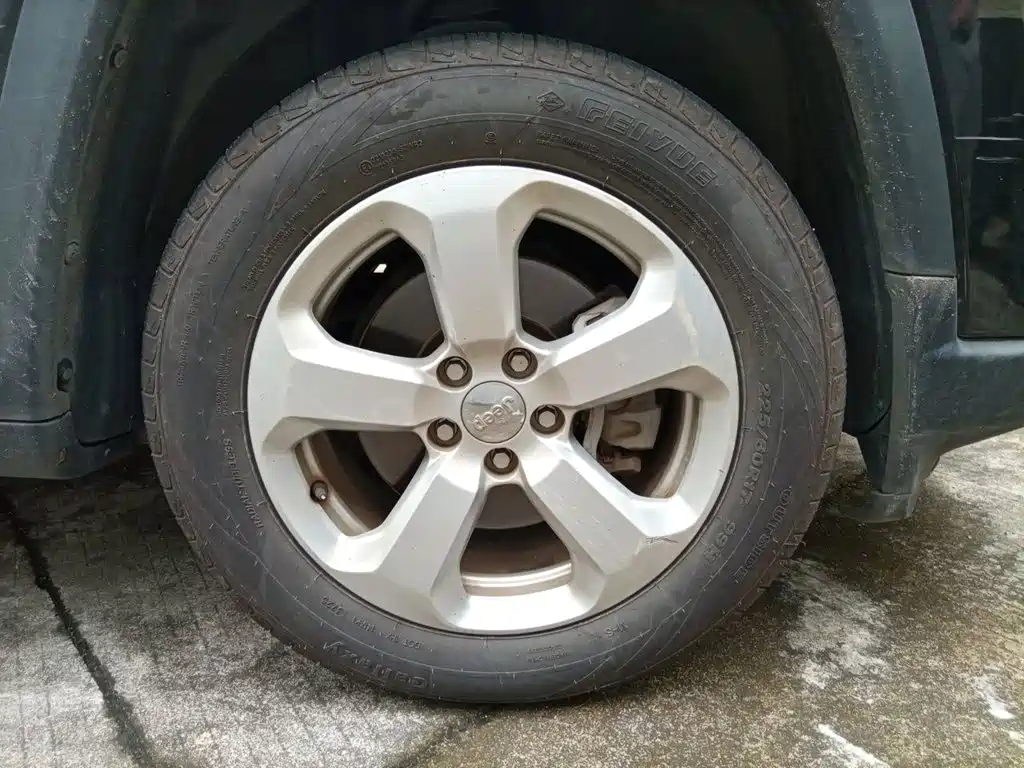 Jeep Compass — миниатюра 8