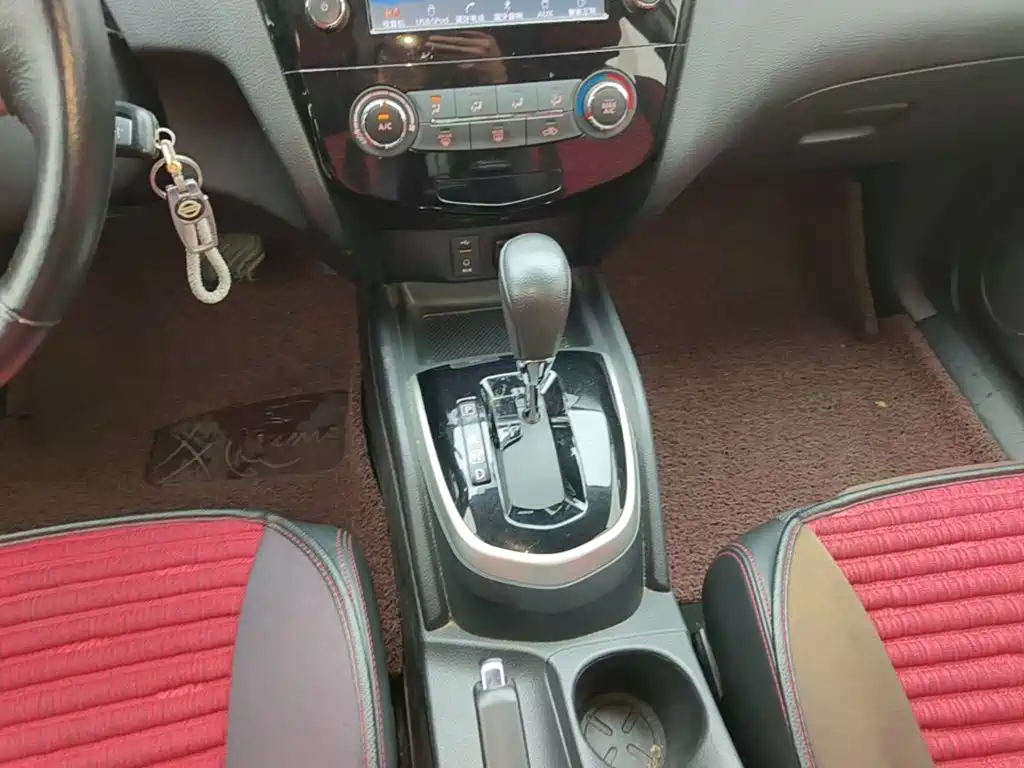 Nissan Qashqai — миниатюра 14