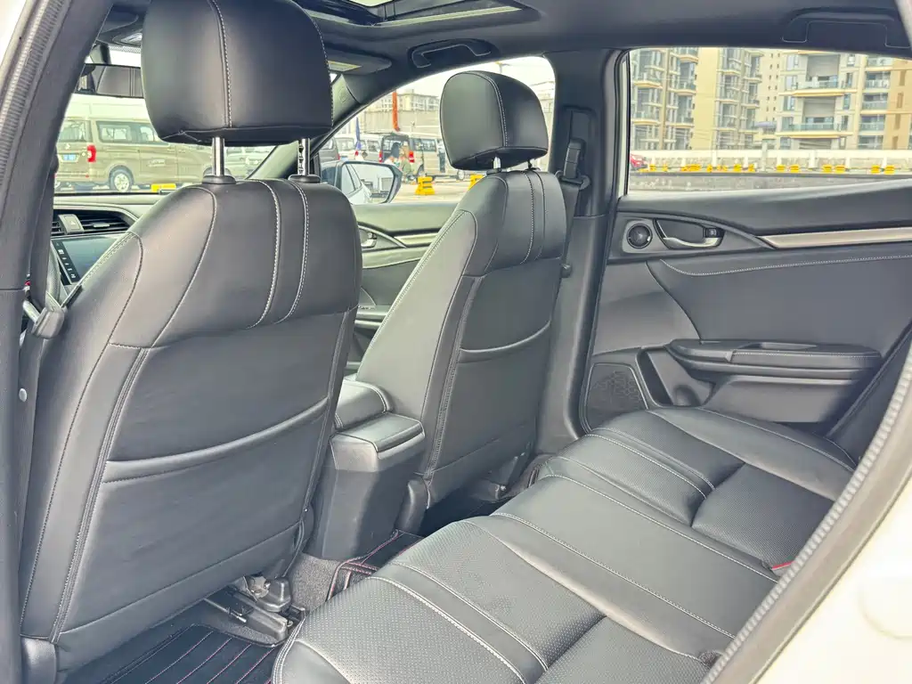Honda Civic — миниатюра 8