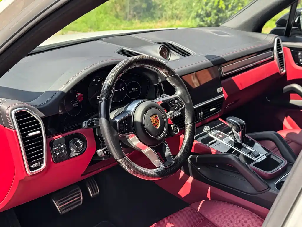 Porsche Cayenne — миниатюра 4
