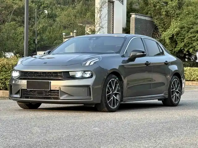 2021 Lynk & Co 03