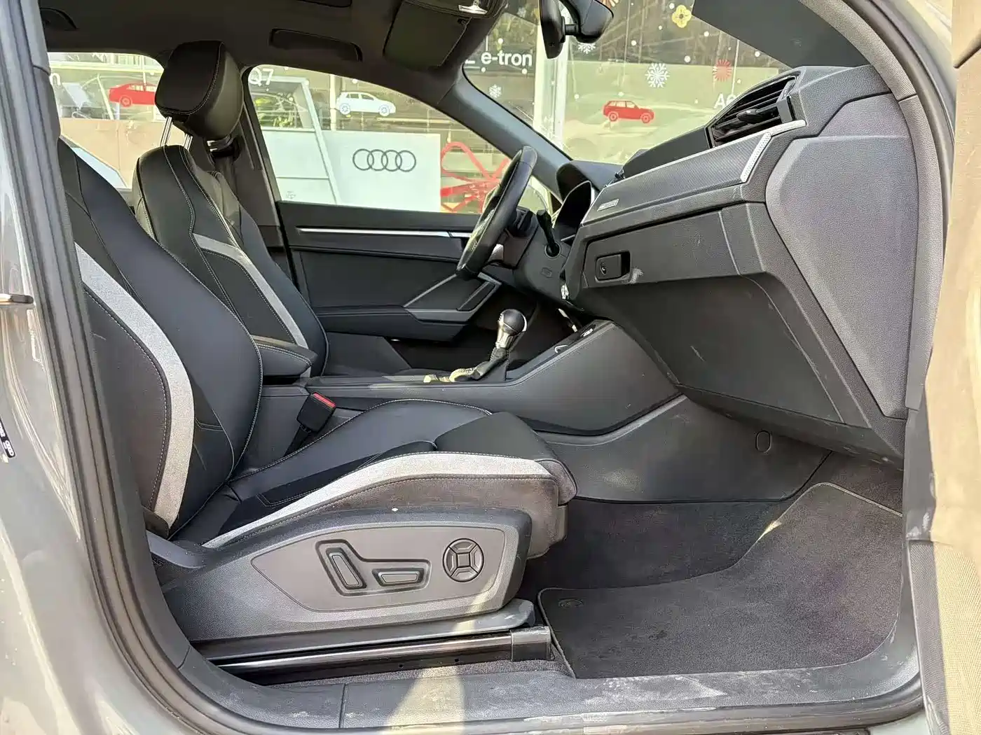 Audi Q3 2024 Silver/gray из Китая, фото 5