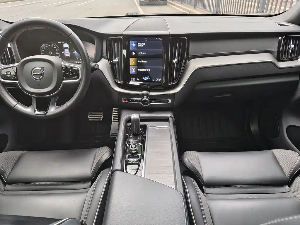 Volvo XC60 2021 T8 E Luxury