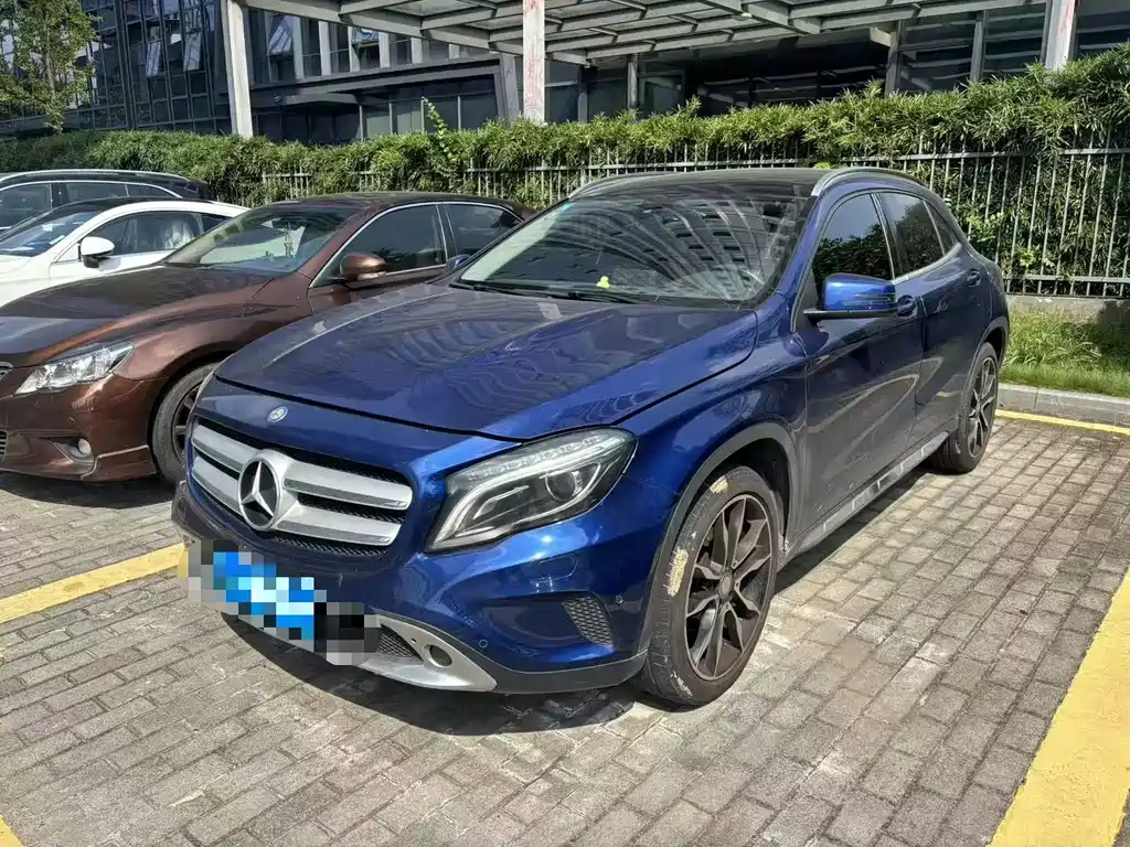Mercedes-Benz GLA