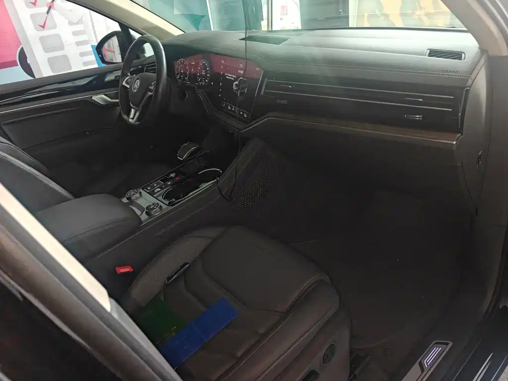 Volkswagen Touareg — миниатюра 11