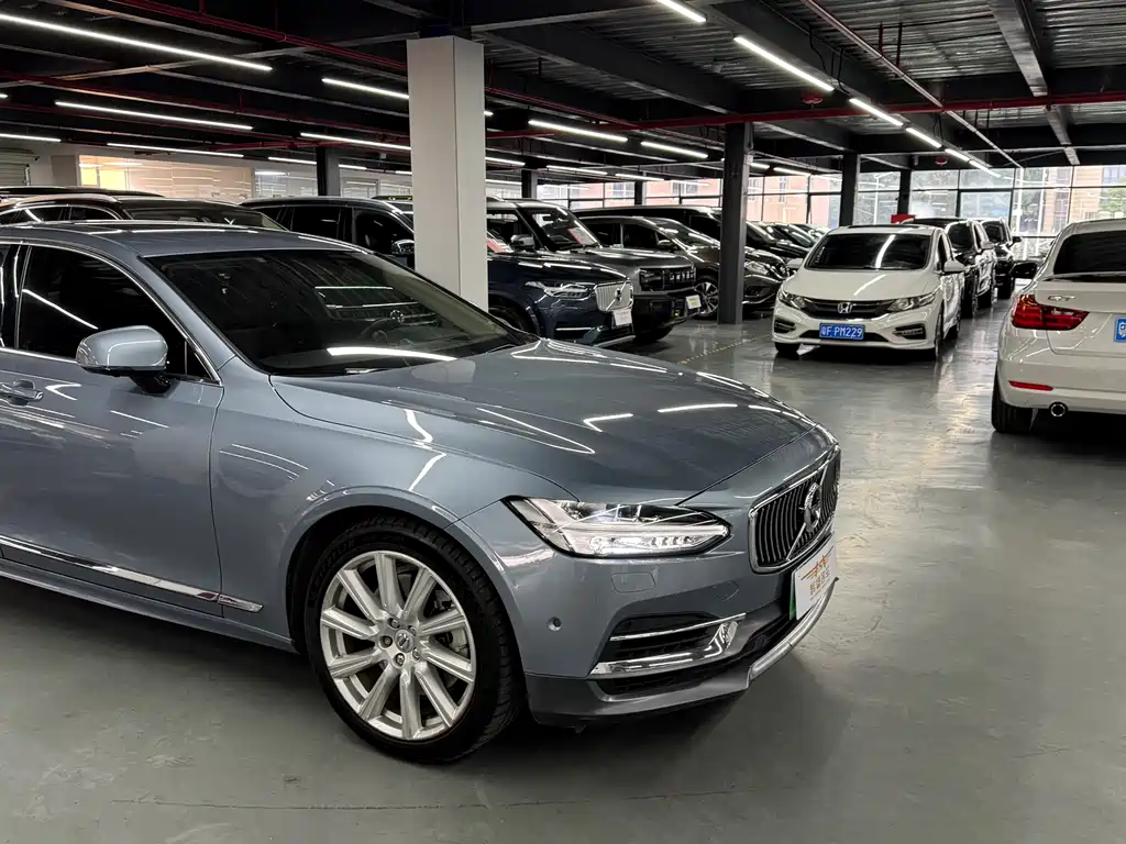 VOLVO S90 PLUG IN HYBRID