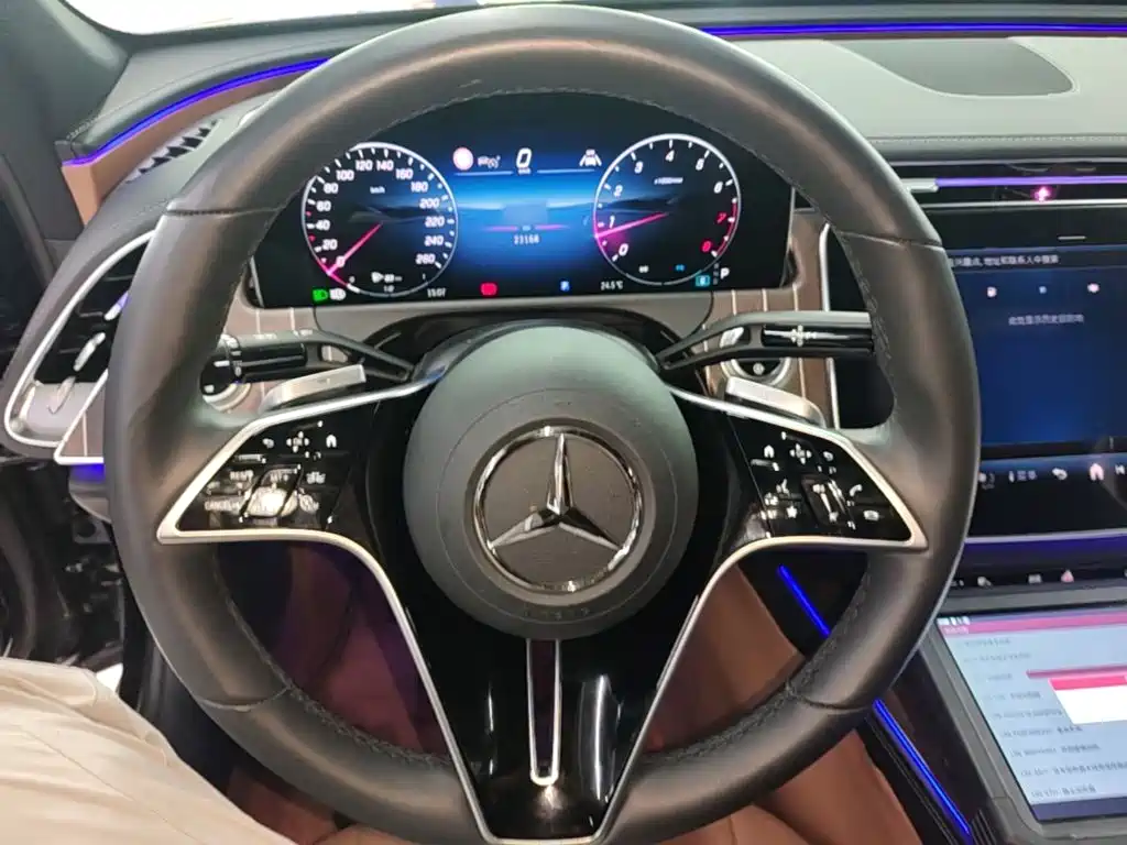 Mercedes-Benz E-Class — миниатюра 11