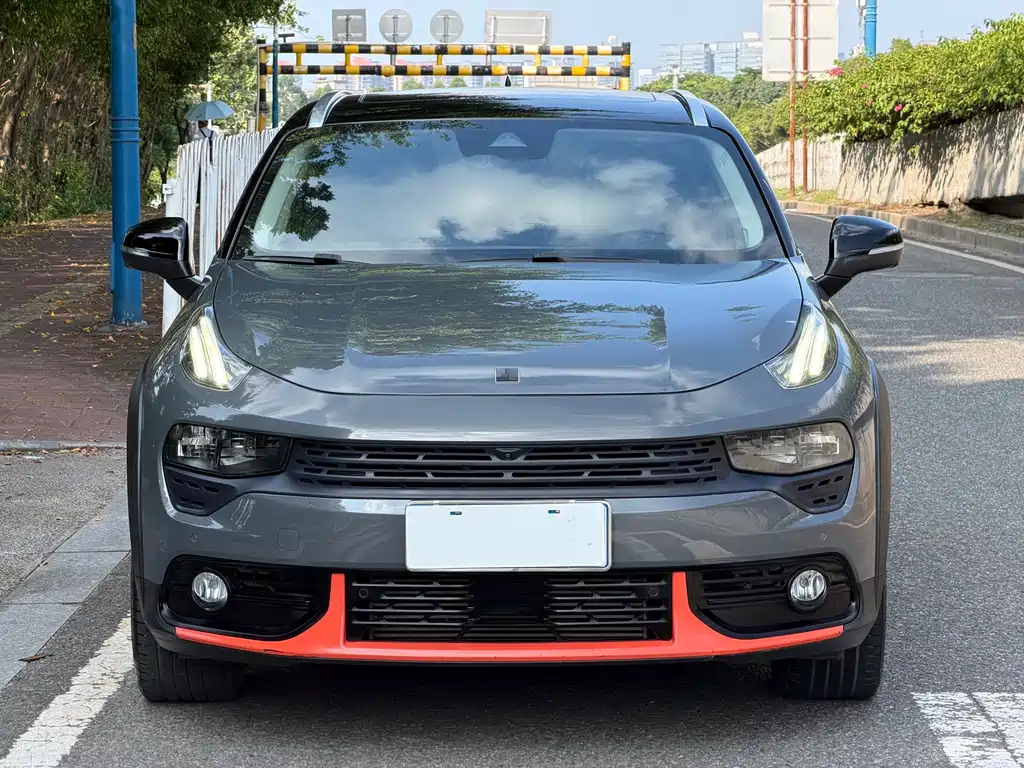 Lynk & Co 02 — миниатюра 2