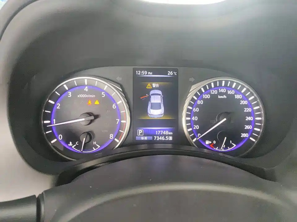 Infiniti Q60 — миниатюра 10