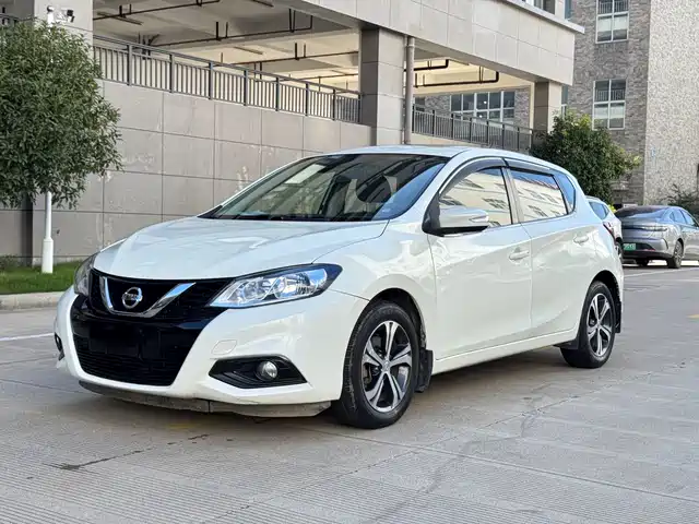NISSAN TIIDA 2019