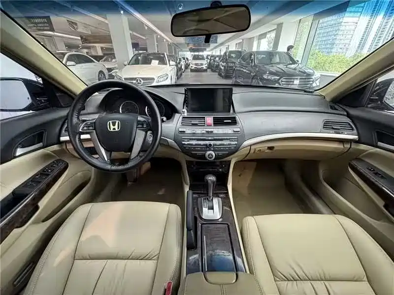 Honda Accord — миниатюра 10