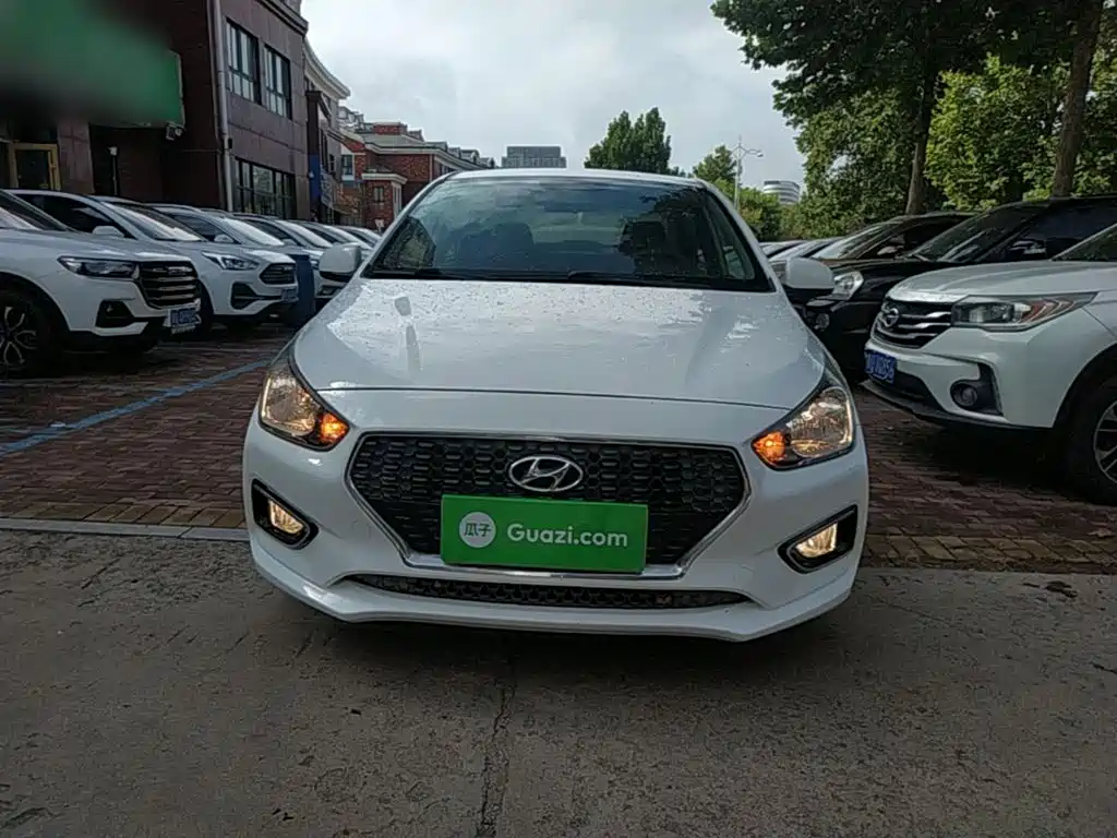 Hyundai Verna - фото 3