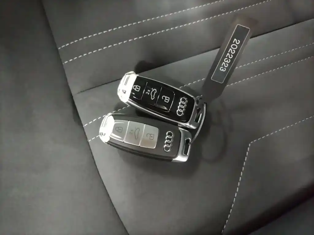 Заказать Audi A7L 2026 года за 6 668 866 ₽  из Китая