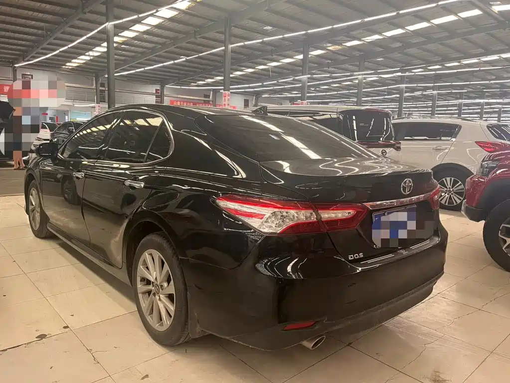 Toyota Camry 2021 2.0G Luxury