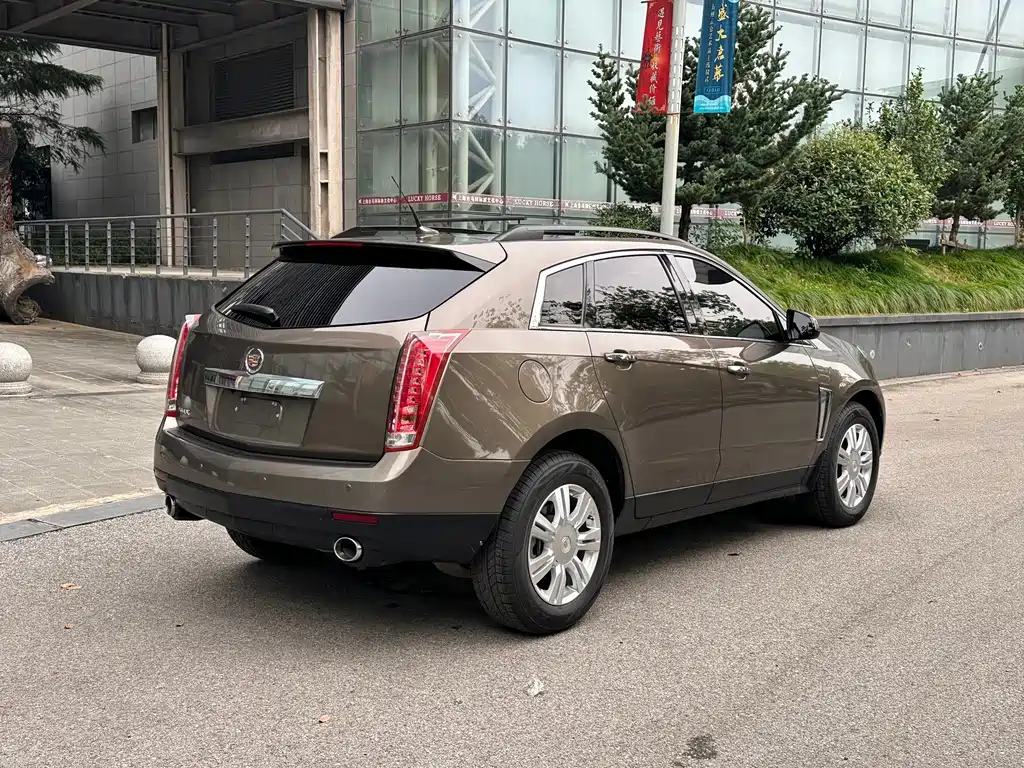 Cadillac SRX — миниатюра 4