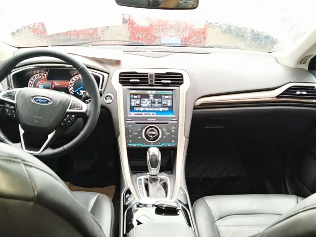 Ford Mondeo — миниатюра 10