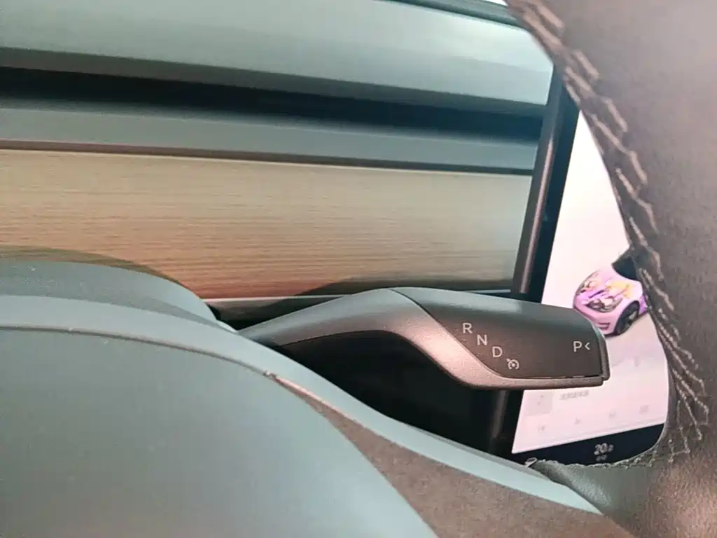 Tesla Model 3 — миниатюра 14