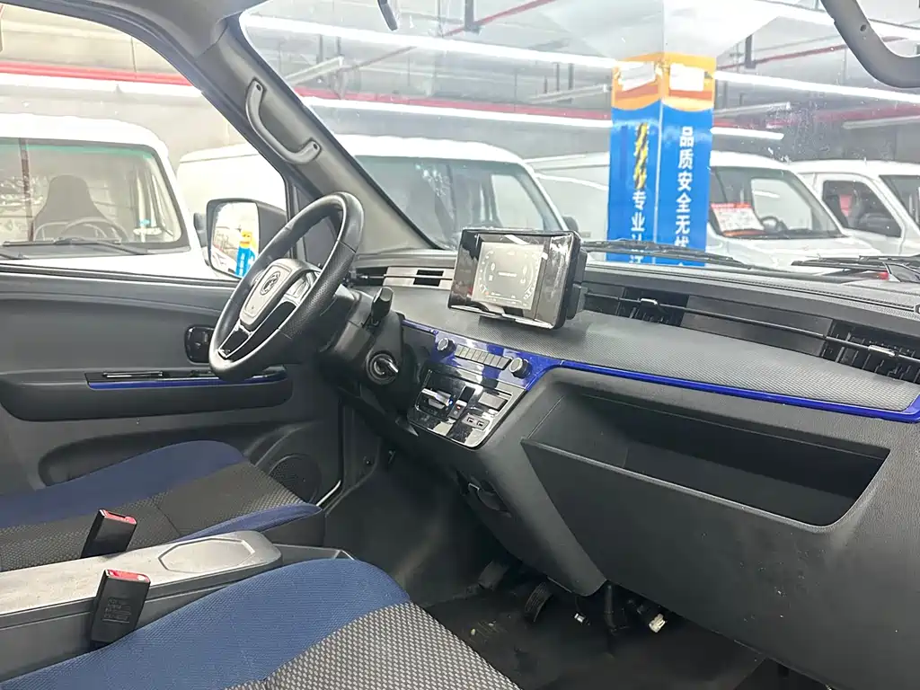 DONGFENG YUFENG EM27