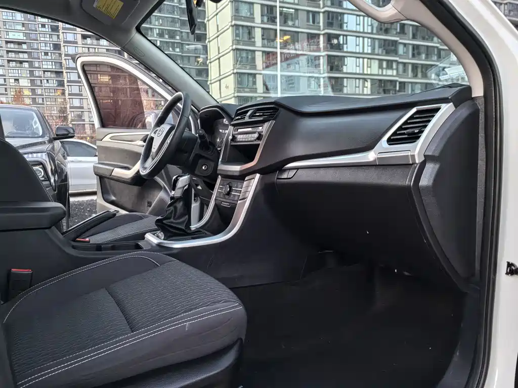 SAIC MAXUS CHASE T60