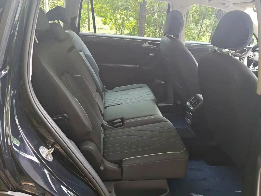 Volkswagen Tiguan L — миниатюра 12
