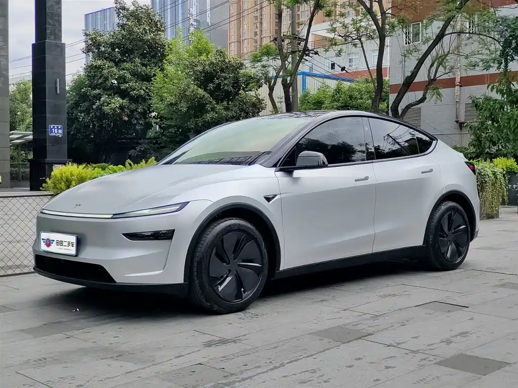 Tesla Model Y 2026