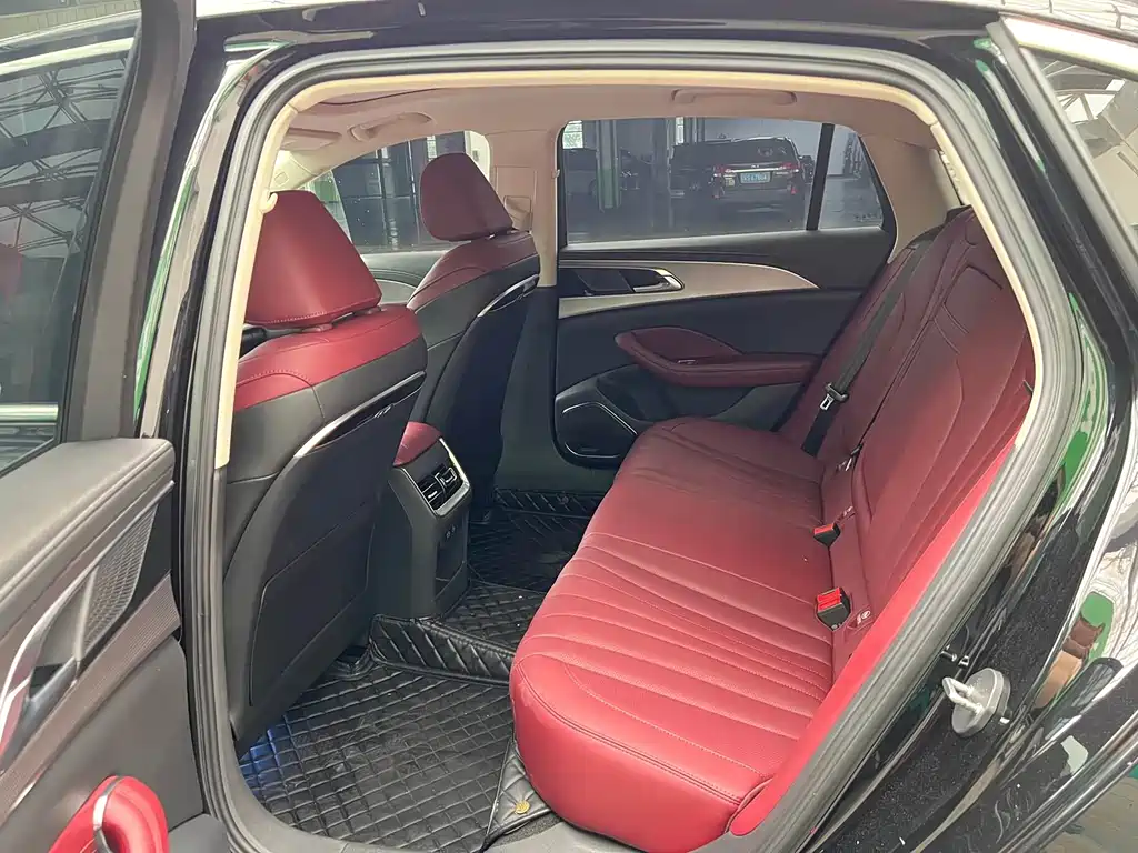 Hongqi Hongqi H5 — миниатюра 6