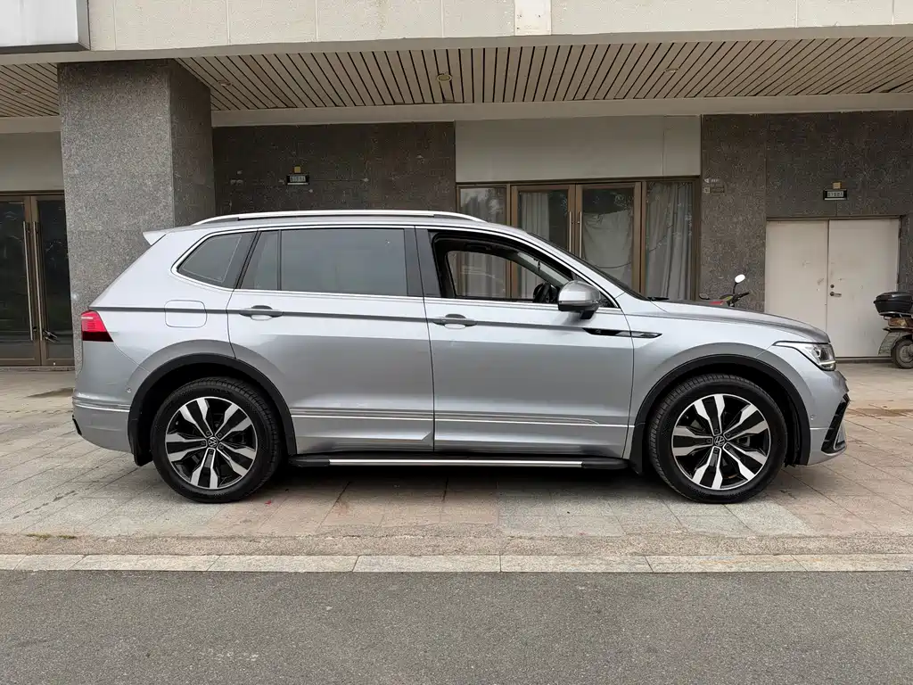 Volkswagen Tiguan L — миниатюра 5