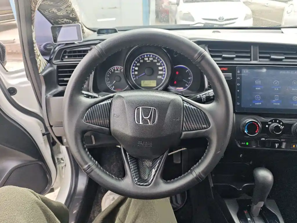 Honda Fit — миниатюра 11
