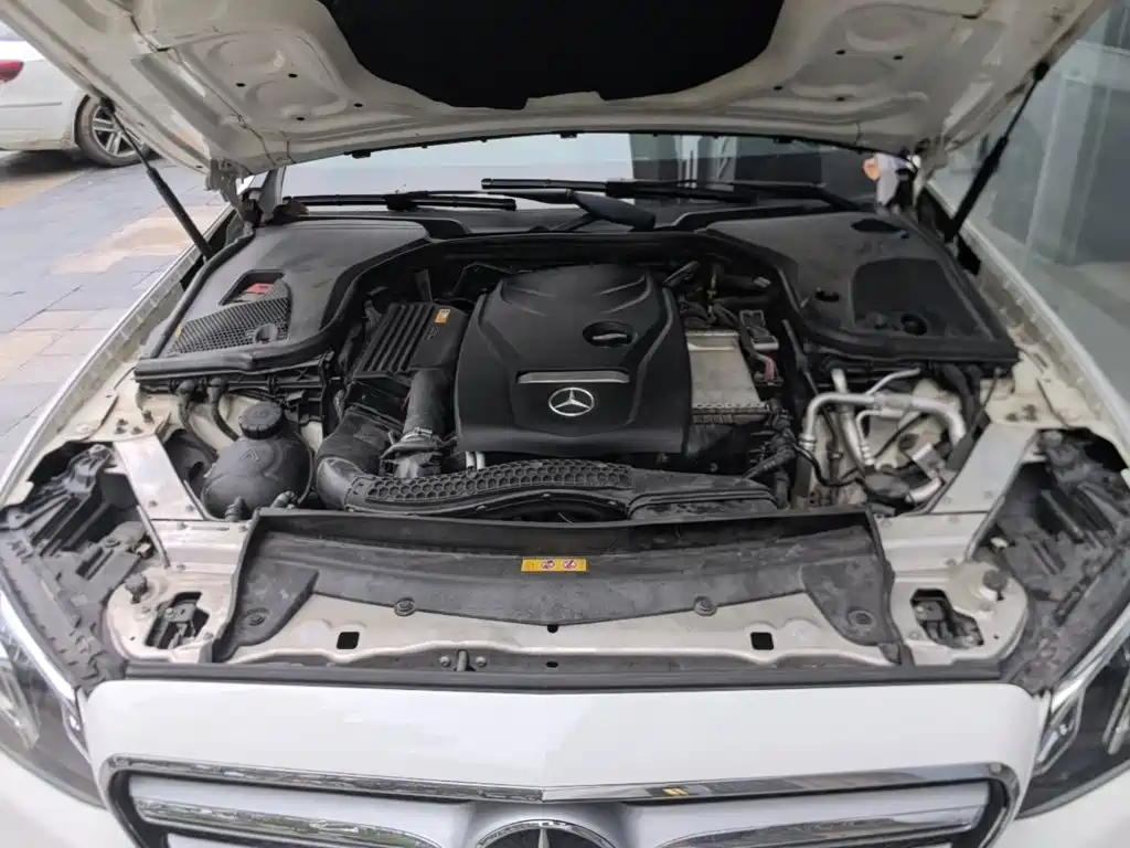 Mercedes-Benz E-Class — миниатюра 20
