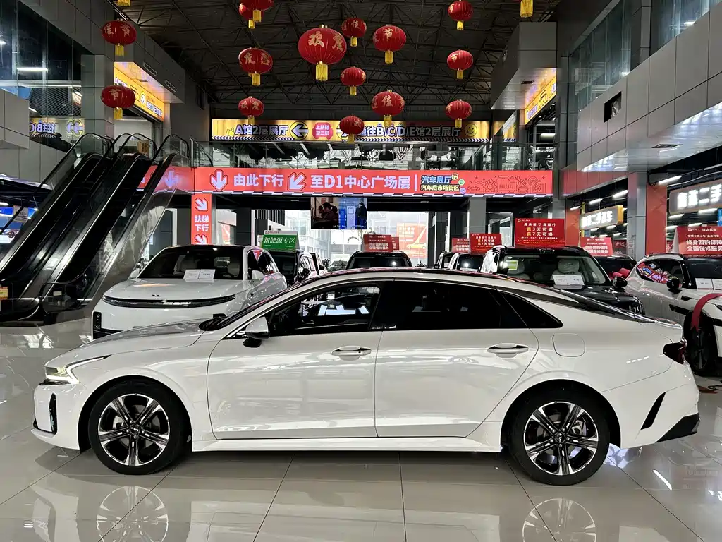 Kia K5 — миниатюра 12
